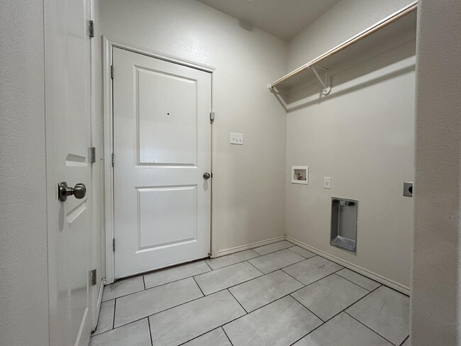 Building Photo - 5834 Virginia Ave