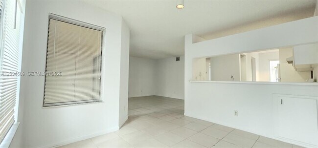 Building Photo - 990 Coral Club Dr