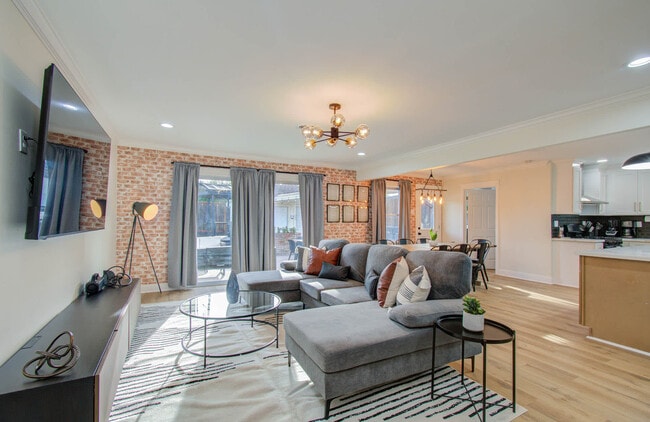 Building Photo - 9306 Bassoon Dr