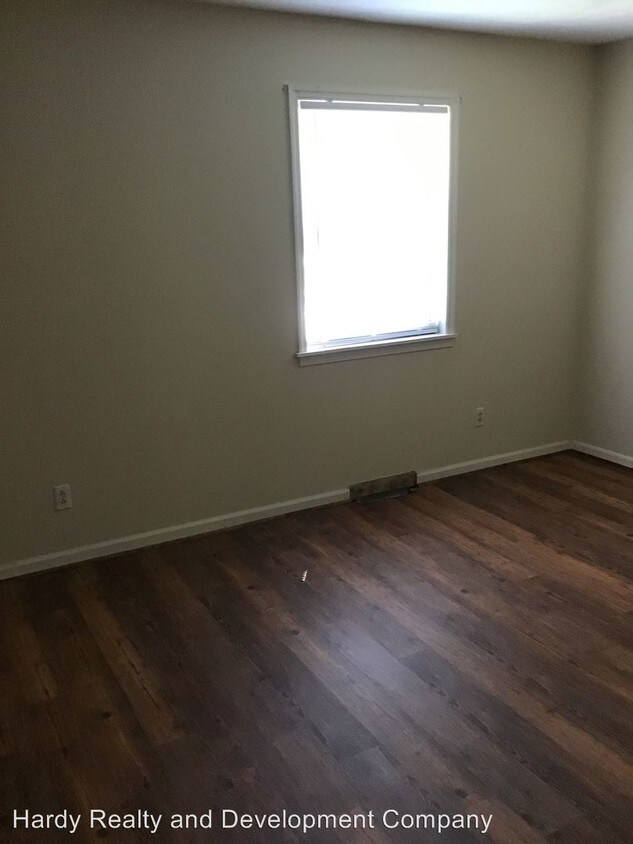 Foto del edificio - 365 Plaza Dr