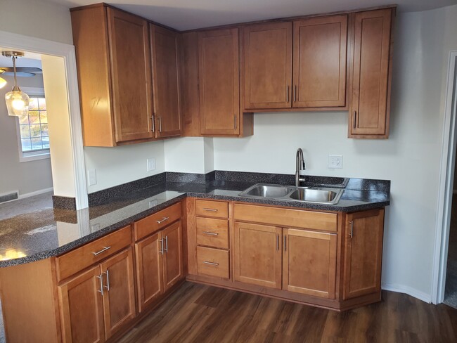 Kitchen - 656 Greenmount Blvd