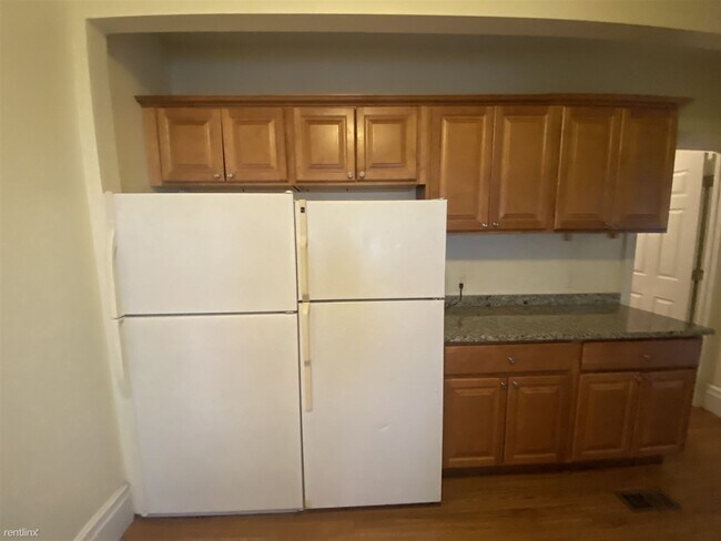 Foto del edificio - 6 br, 3 bath House - 509 Walnut St