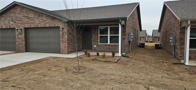 Building Photo - 527 NW 69th Ave