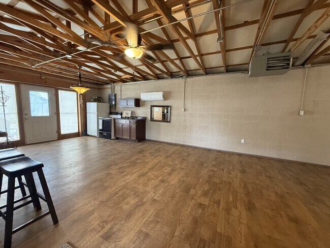 Building Photo - 3505 Gulf Ave