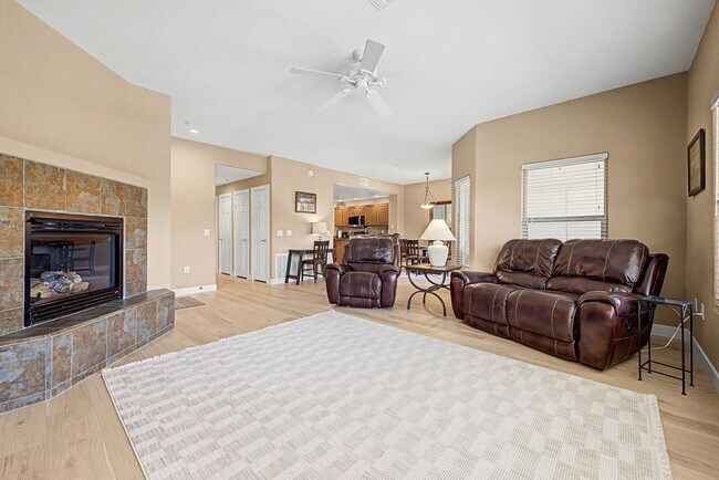 Foto del edificio - 16800 E El Lago Blvd