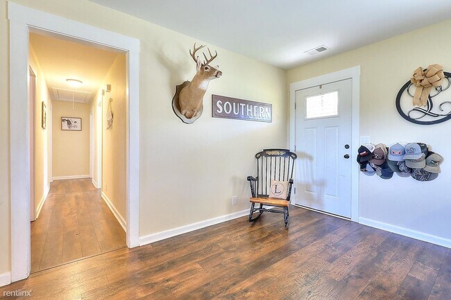 Building Photo - 3 br, 2 bath House - 1490 Snows Mill Road