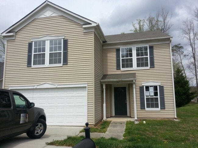 Building Photo - 557 Lakeside Valley Dr