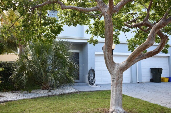 Foto del edificio - 2300 Florida Blvd