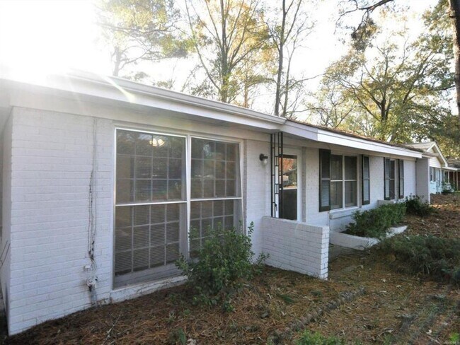 Foto del edificio - 2720 Green Oaks Dr