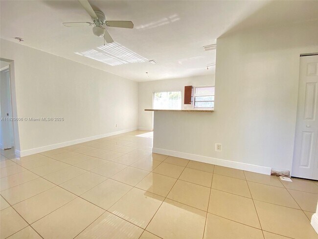 Foto del edificio - 15660 NE 15th Ave
