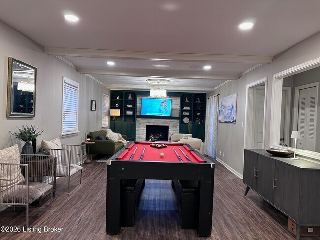 Foto del edificio - 305 Moser Rd