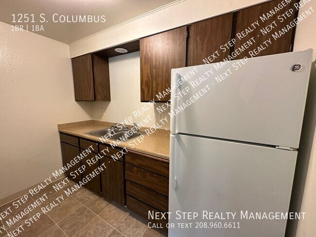Foto del edificio - 1251 S. Columbus-