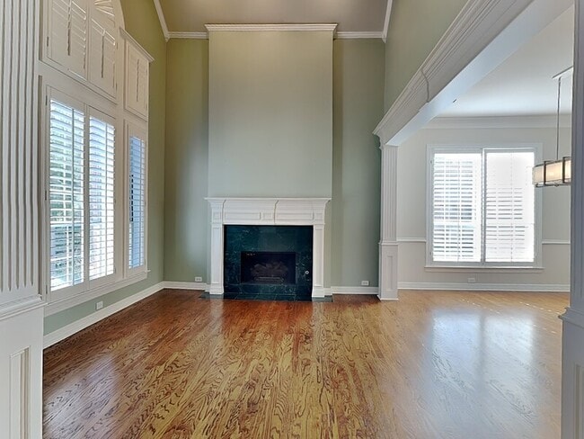 Building Photo - 1417 Tree Farm Dr