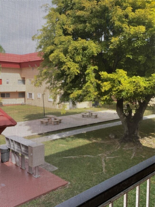 Foto del edificio - 10901 N Kendall Dr