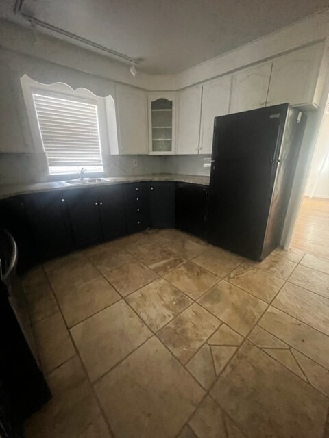 Building Photo - 233 El Solyo Heights Dr