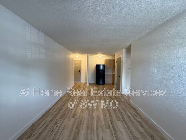 Foto del edificio - 3342 E Linwood St