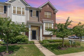Building Photo - 15373 Sheffield Square Pky