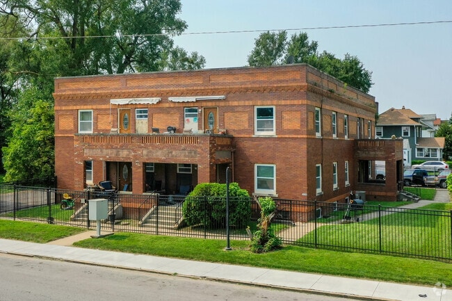 Building Photo - 2405 Evans St