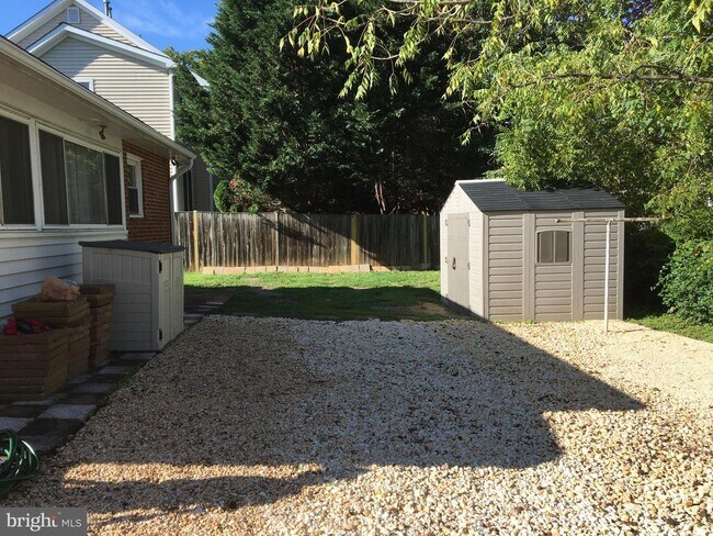 Building Photo - 2355 Conifer Ln