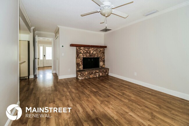 Building Photo - 1333 Sterling Oaks Dr