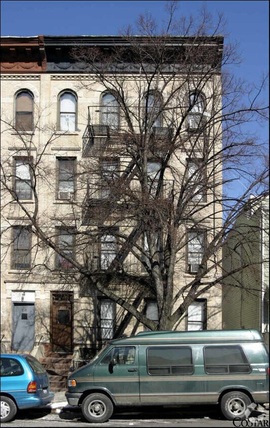 Building Photo - 539 51st St