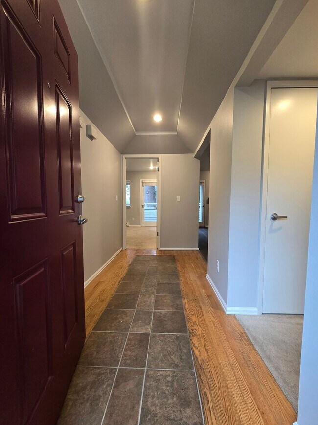 Foto del edificio - 2 Bd / 1.75 Ba Redmond Condo