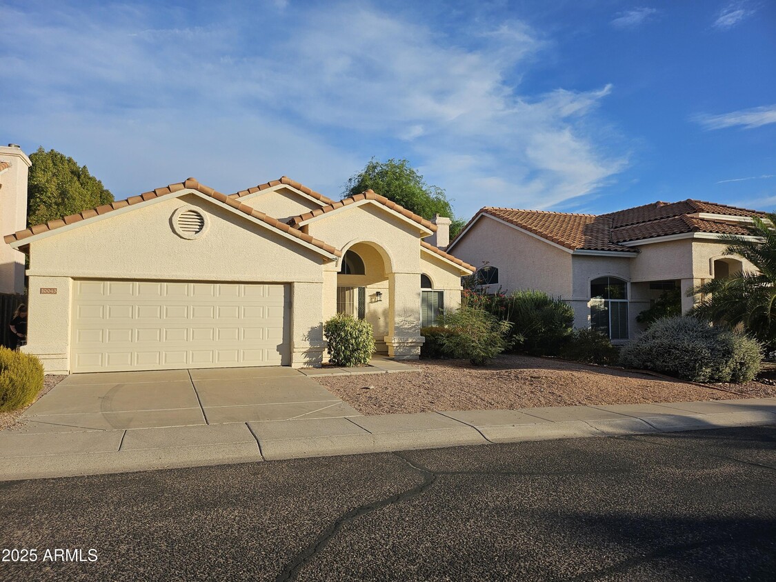 Primary Photo - 10043 E Gray Rd
