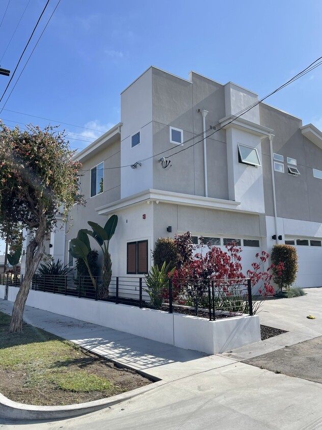 Primary Photo - 401 Firmona Ave