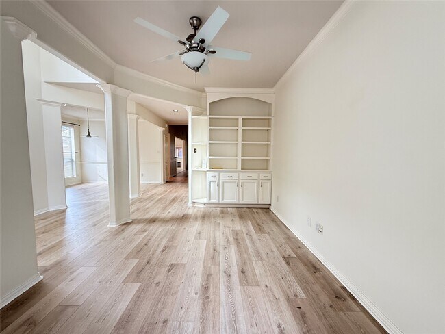 Building Photo - 1528 Mesa Verde Dr