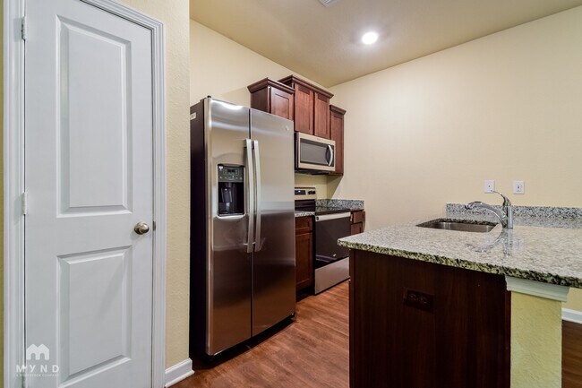 Foto del edificio - 412 Highwood Ln