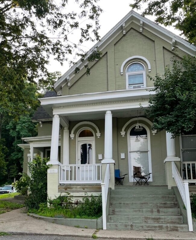 Foto del edificio - 5920 Kellogg Ave