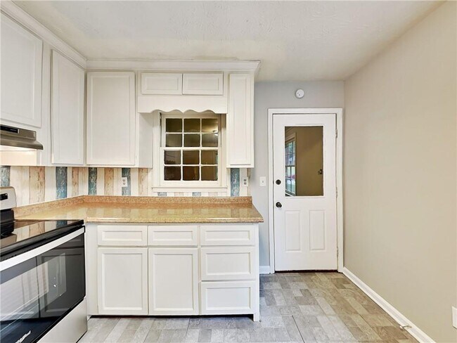 Foto del edificio - 448 Charleston Ln