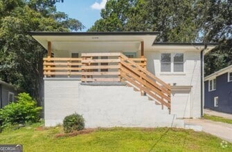 Building Photo - 267 Barfield Ave SW