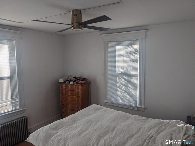 Foto del edificio - 2872 Fairfield Ave