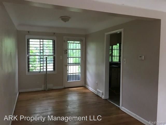 Foto del edificio - 18432 Greenfield Rd