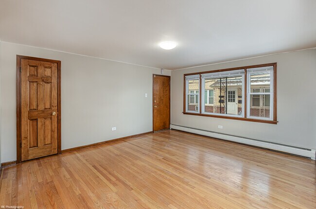 Foto del edificio - 3619 W 120th St