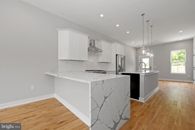 Building Photo - 1517 N 27th St