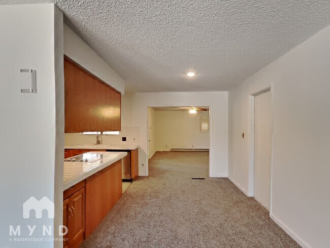 Building Photo - 455 Curry Dr