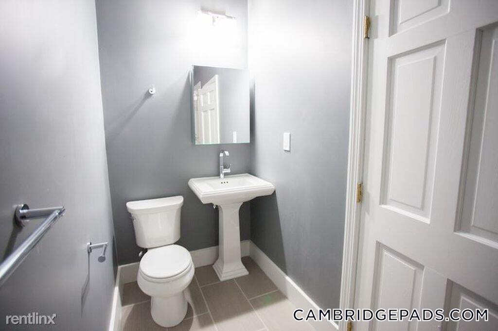 Foto del edificio - 173 Rindge Ave