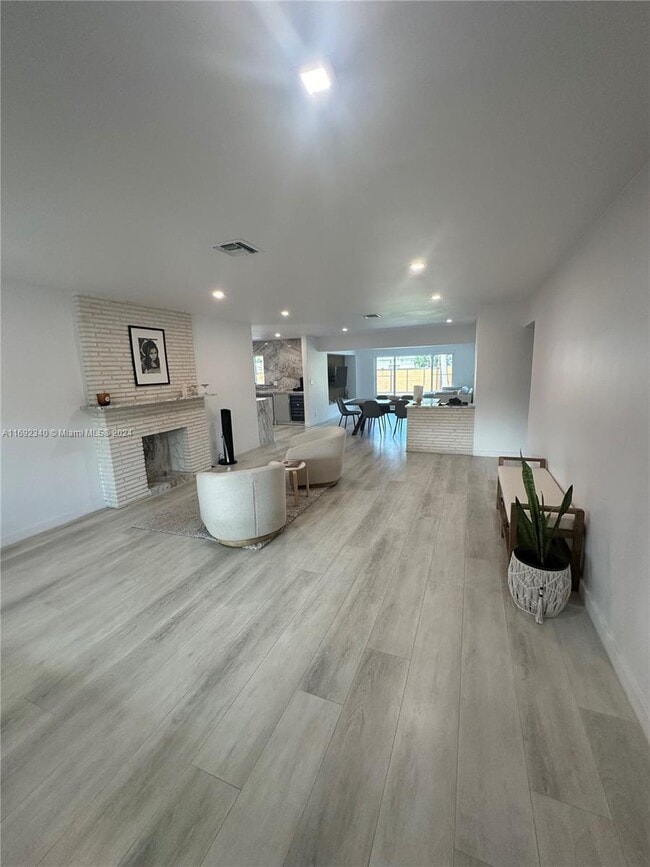 Photo - 935 Lincoln St House