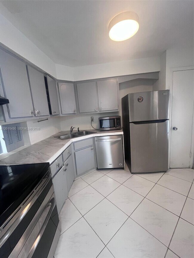 Foto del edificio - 1540 NE 191st St