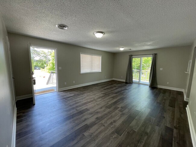 Foto del edificio - 90 Bradley Branch Rd