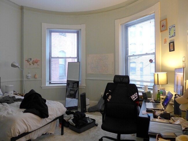 Building Photo - 46 Saint Stephen St