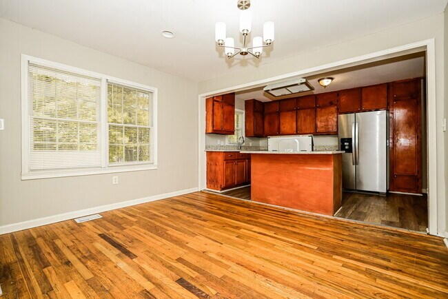 Foto del edificio - 5720 Old Bill Cook Rd