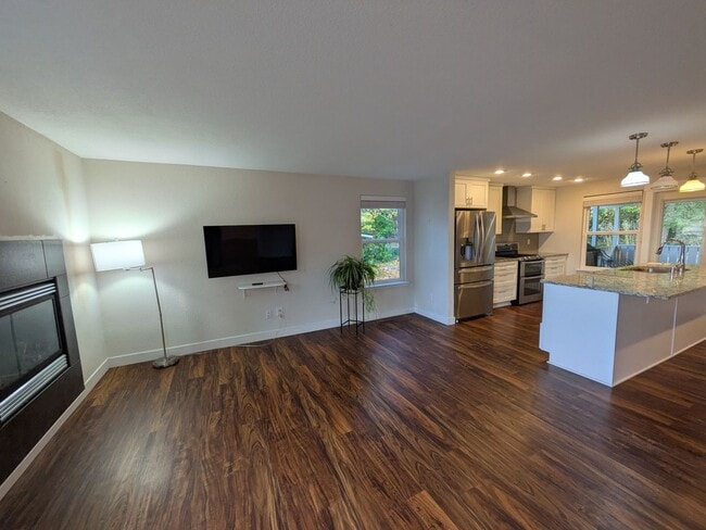 Foto del edificio - Alabama Hill--Amazing Bay Views 4 Bedroom ...