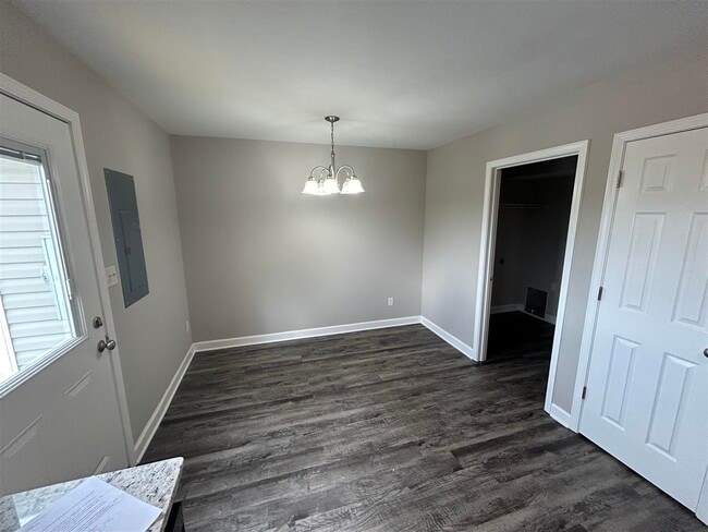 Building Photo - 255 Audley Ave