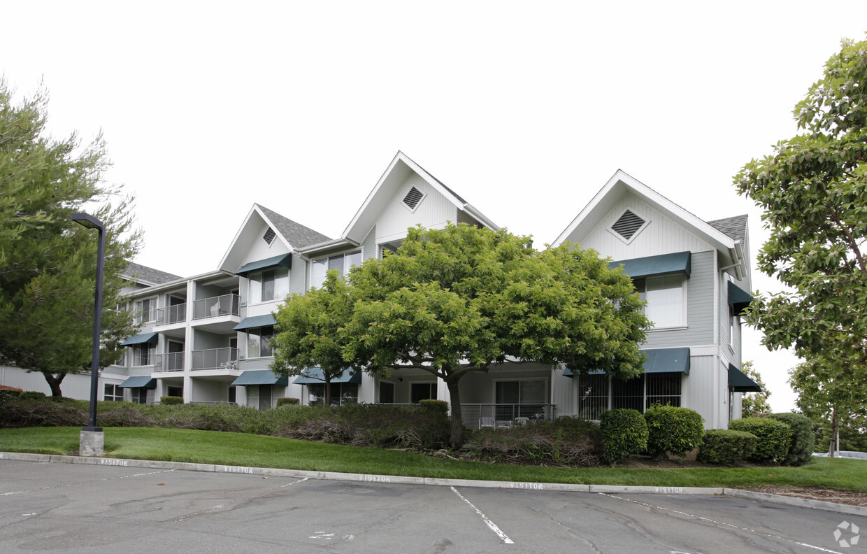 Foto principal - Redwood Shores Senior Apartments