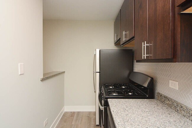Foto del edificio - 755 W Cornelia Ave