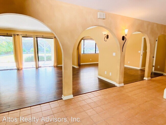 Foto del edificio - 6 br, 3.5 bath House - 505 Sleeper Avenue