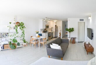 Building Photo - 1470 NE 125th Terrace